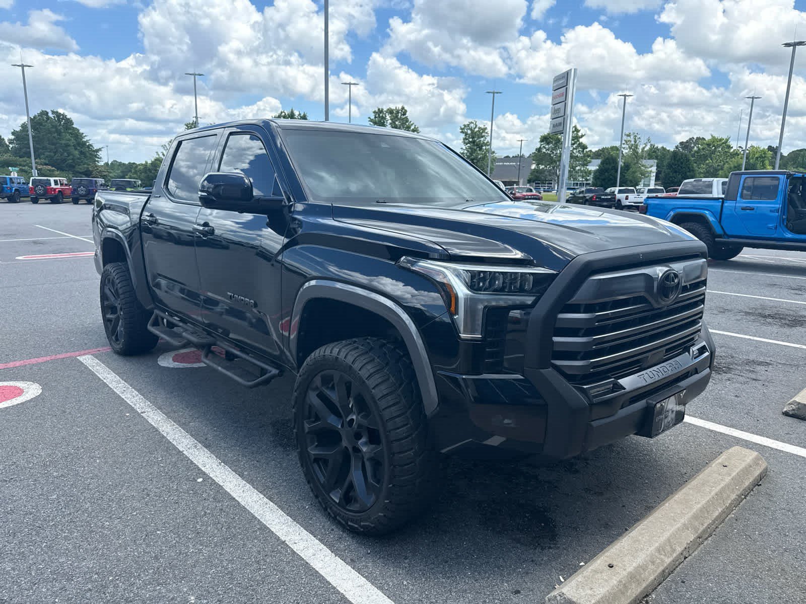 Used 2023 Toyota Tundra Limited with VIN 5TFJA5DB8PX118390 for sale in Little Rock