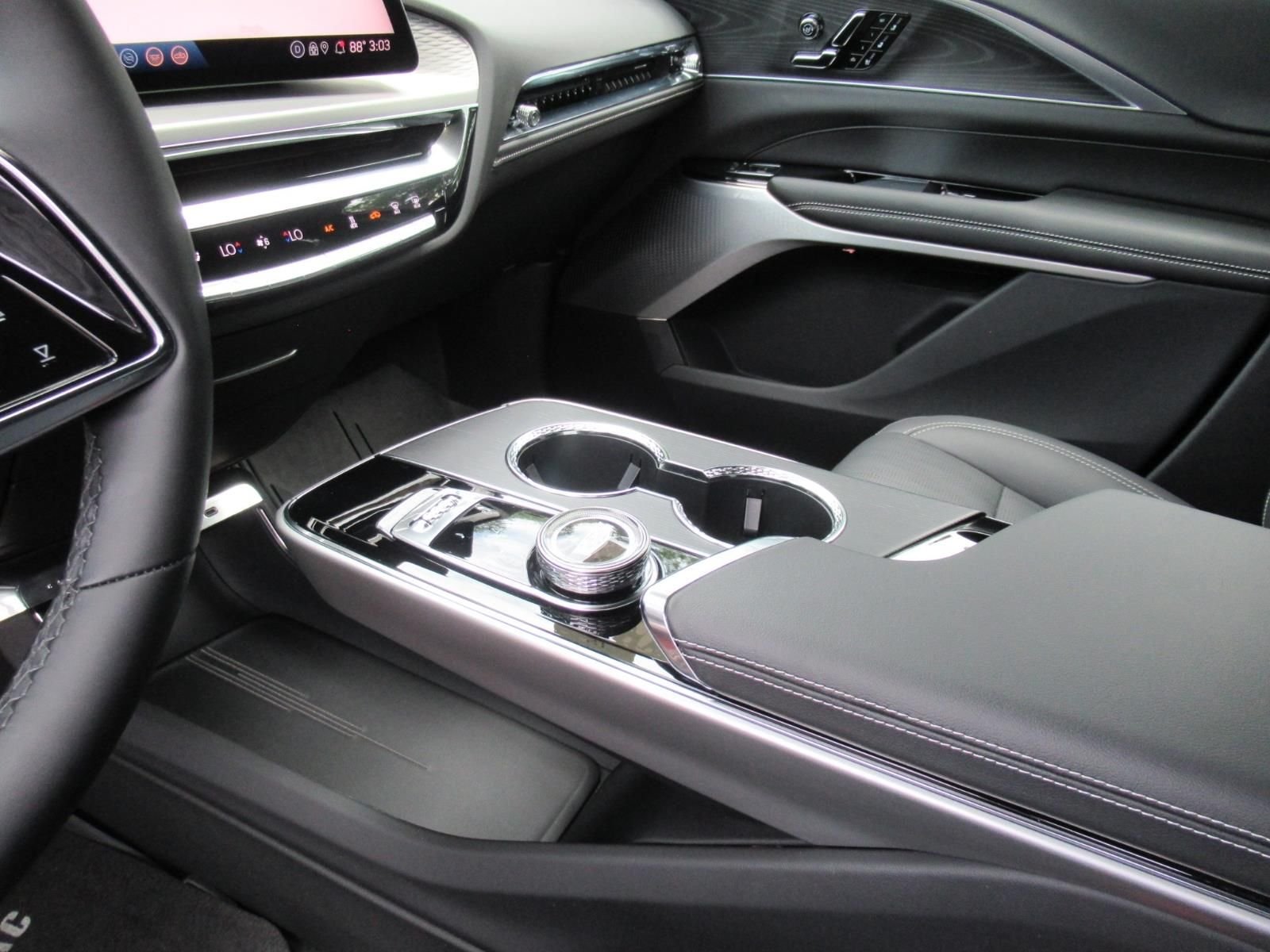 Used 2025 Red Cadillac Luxury image 17