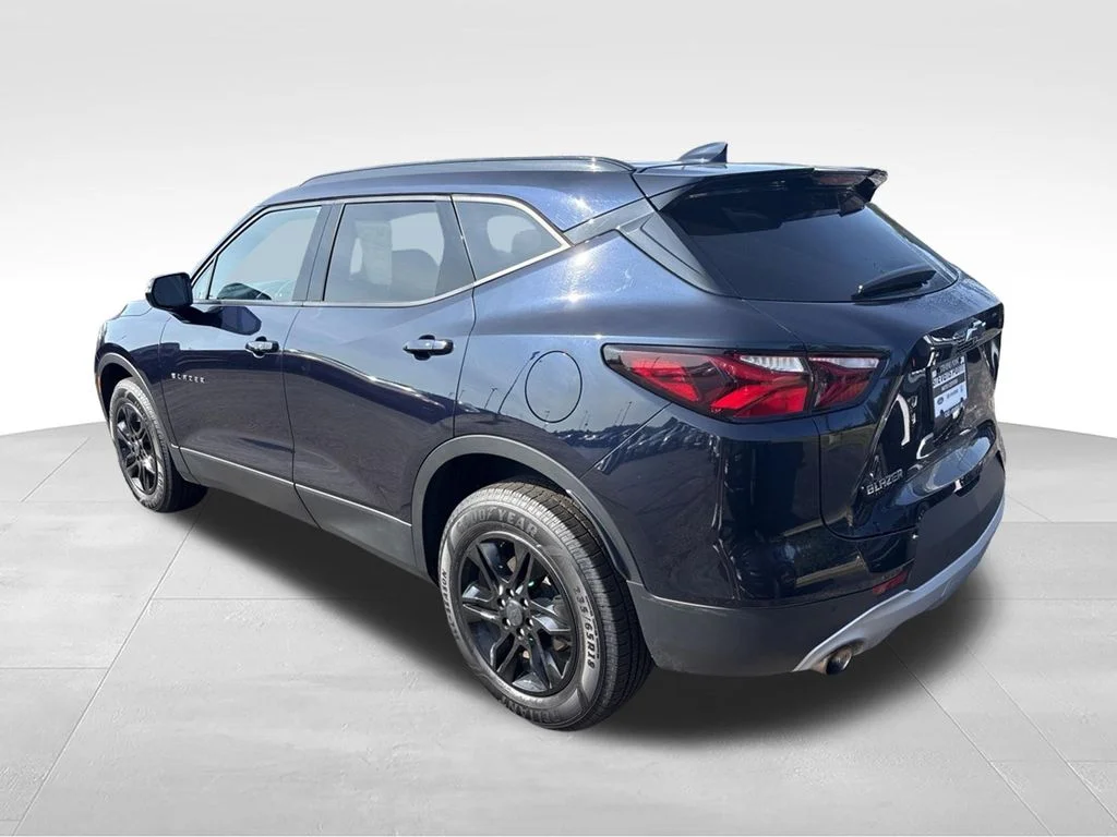Used 2020 Midnight Blue Metallic Chevrolet LT image 4