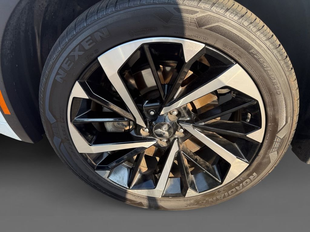 Used 2023  Mitsubishi SEL image 15