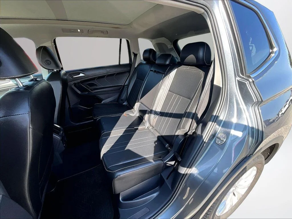 Used 2022 Gray Volkswagen 2.0T SE image 25