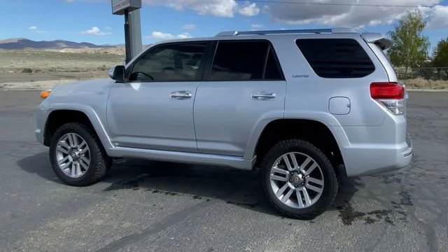Used 2013 Silver Toyota SR5 image 6