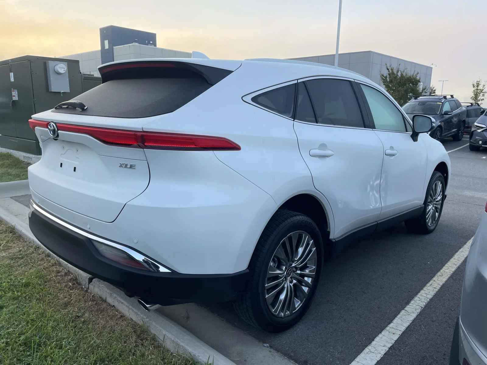 Used 2024 Wind Chill Pearl Toyota XLE image 4