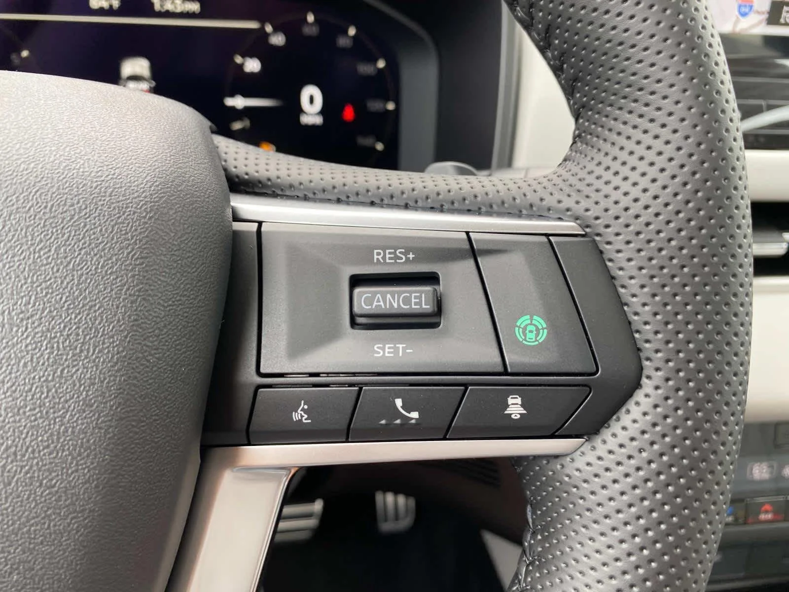 New 2025 Black Diamond/Alloy Silver Roof Mitsubishi Platinum Edition image 16