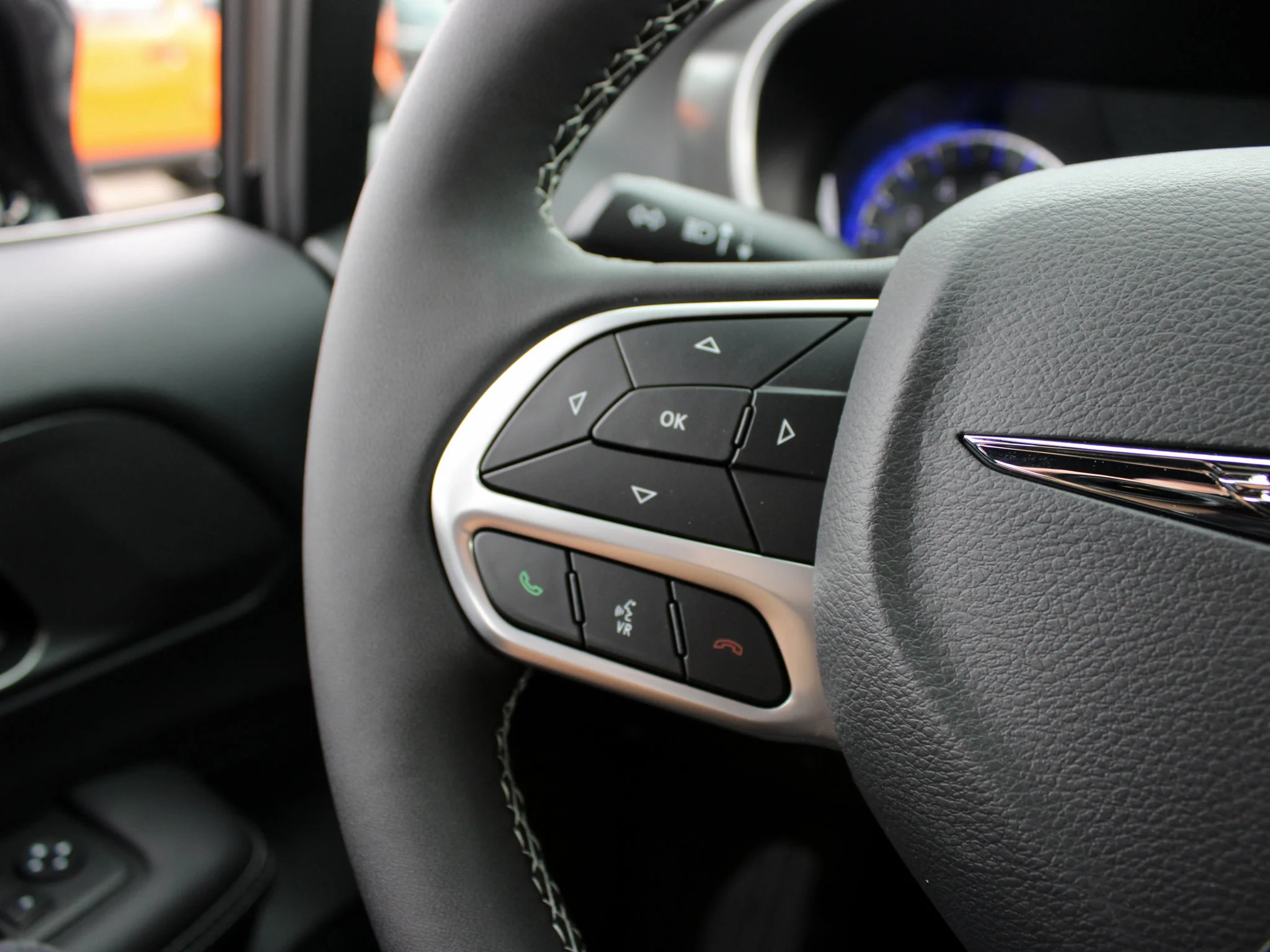 Used 2025 Black Chrysler SXT*, Heated Leather, Remote Start, Lane Departure Warning image 16