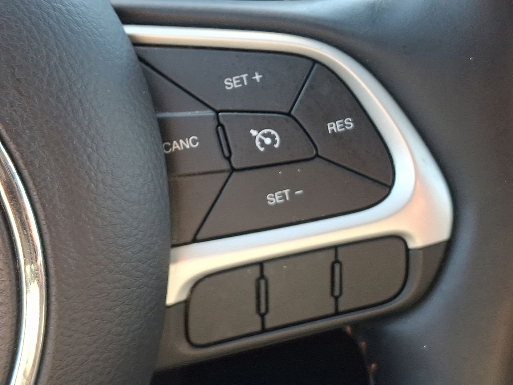 Used 2021 Gray Jeep Latitude image 22