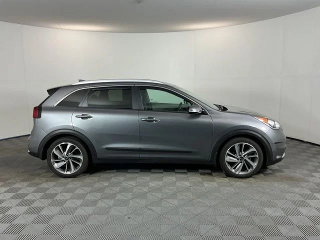 Used 2017 Gray Kia Touring image 4