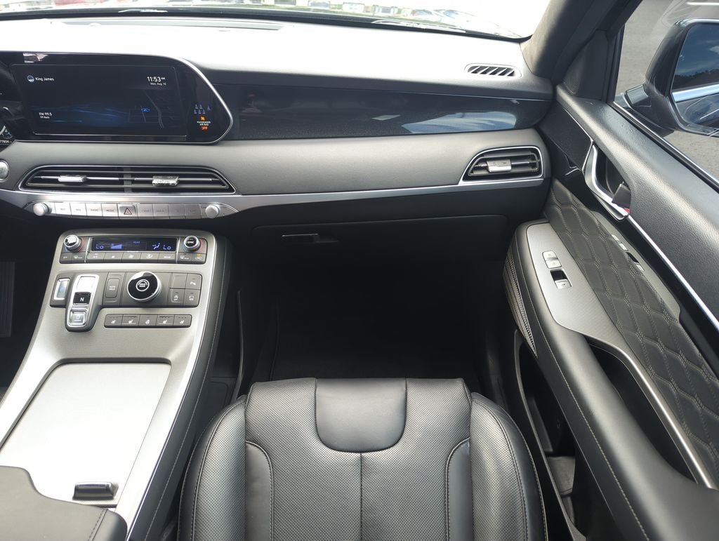 Used 2022 Black Hyundai Calligraphy image 16