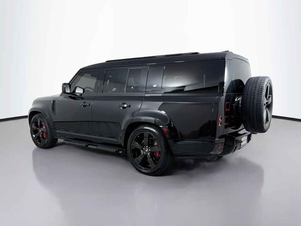 Certified Used 2024 Black Land Rover X-Dynamic SE image 7