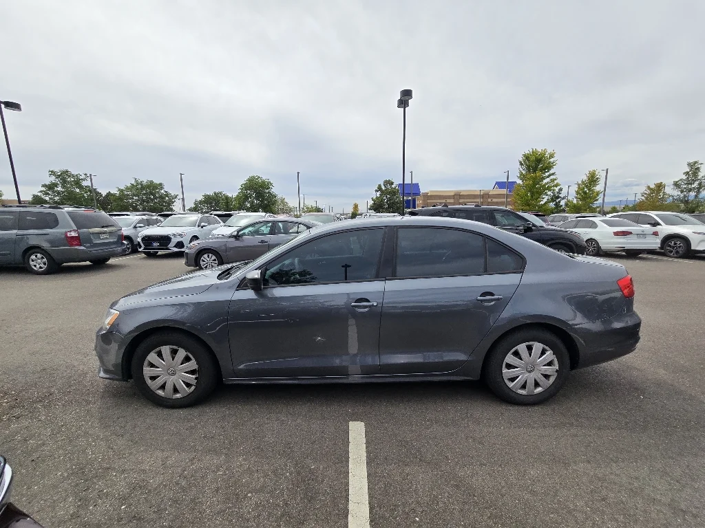 Used 2015 Platinum Gray Metallic Volkswagen 2.0L S image 12