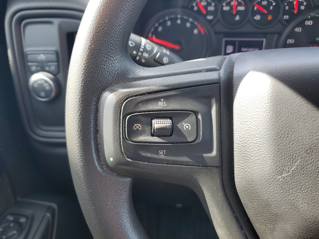 Used 2022 Silver Chevrolet Custom image 19