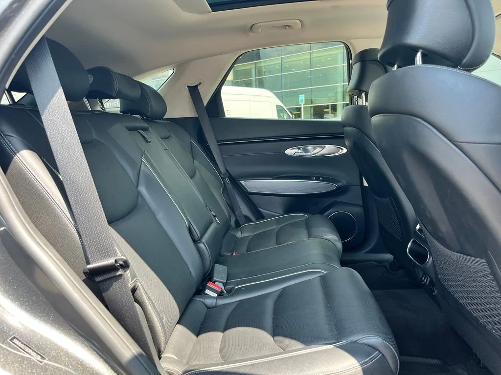 Used 2024 Gray Genesis 2.5T image 8