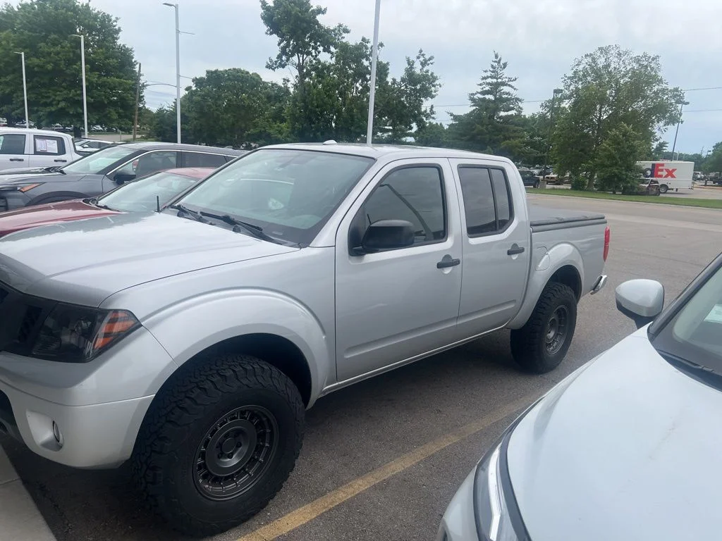 Used 2016 Nissan Frontier SV with VIN 1N6AD0EV9GN749791 for sale in Kansas City