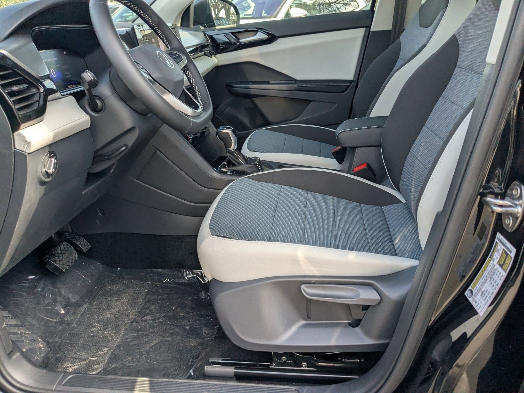 New 2026 Platinum Gray Metallic Volkswagen S image 5