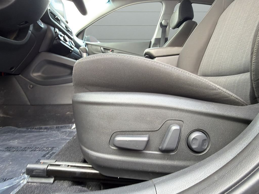 2023 Hyundai Kona SEL - Photo 28