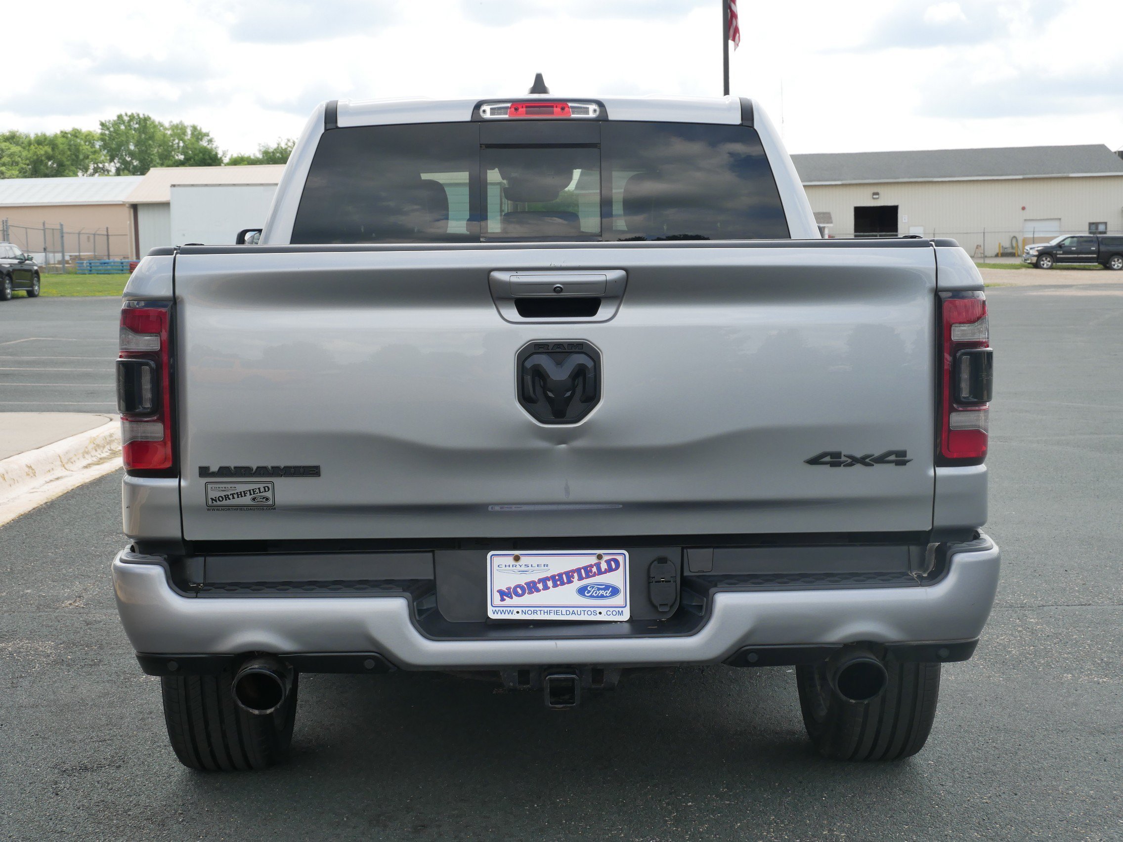 Used 2021 Billet Silver Clearcoat Metallic Ram Laramie image 7