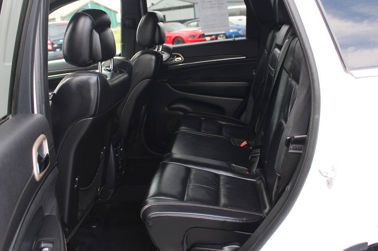 Used 2015 Bright White Clear Coat Jeep Limited 4x4 4dr SUV image 10
