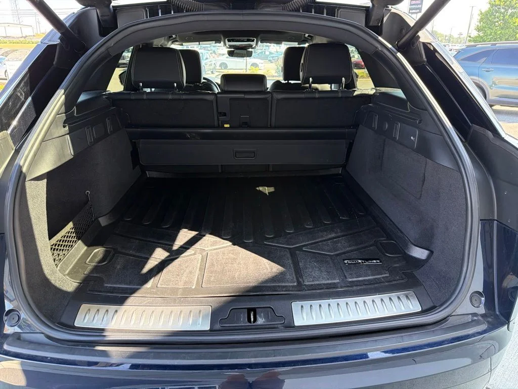 Used 2023 Blue Land Rover R-Dynamic S image 15