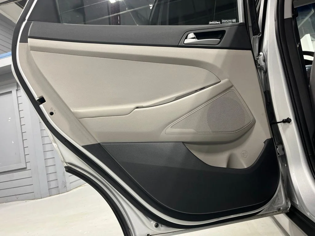 Used 2018 Molten Silver Hyundai SEL image 27