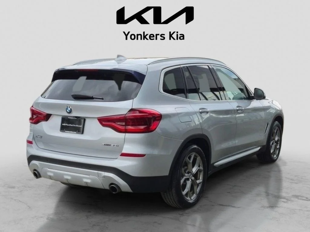 Used 2020 Silver BMW xDrive30i image 6