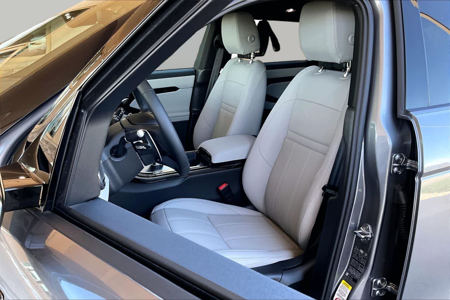 New 2026 Eiger Grey Land Rover Core S image 9