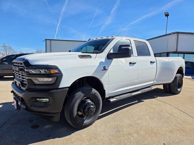 New 2026 Bright White Clear-Coat Exterior Paint RAM Tradesman image 3