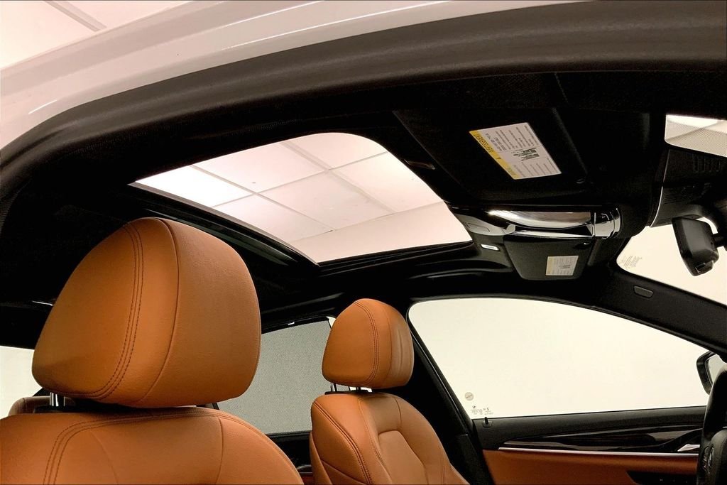 Used 2019 Mineral White Metallic BMW  image 26