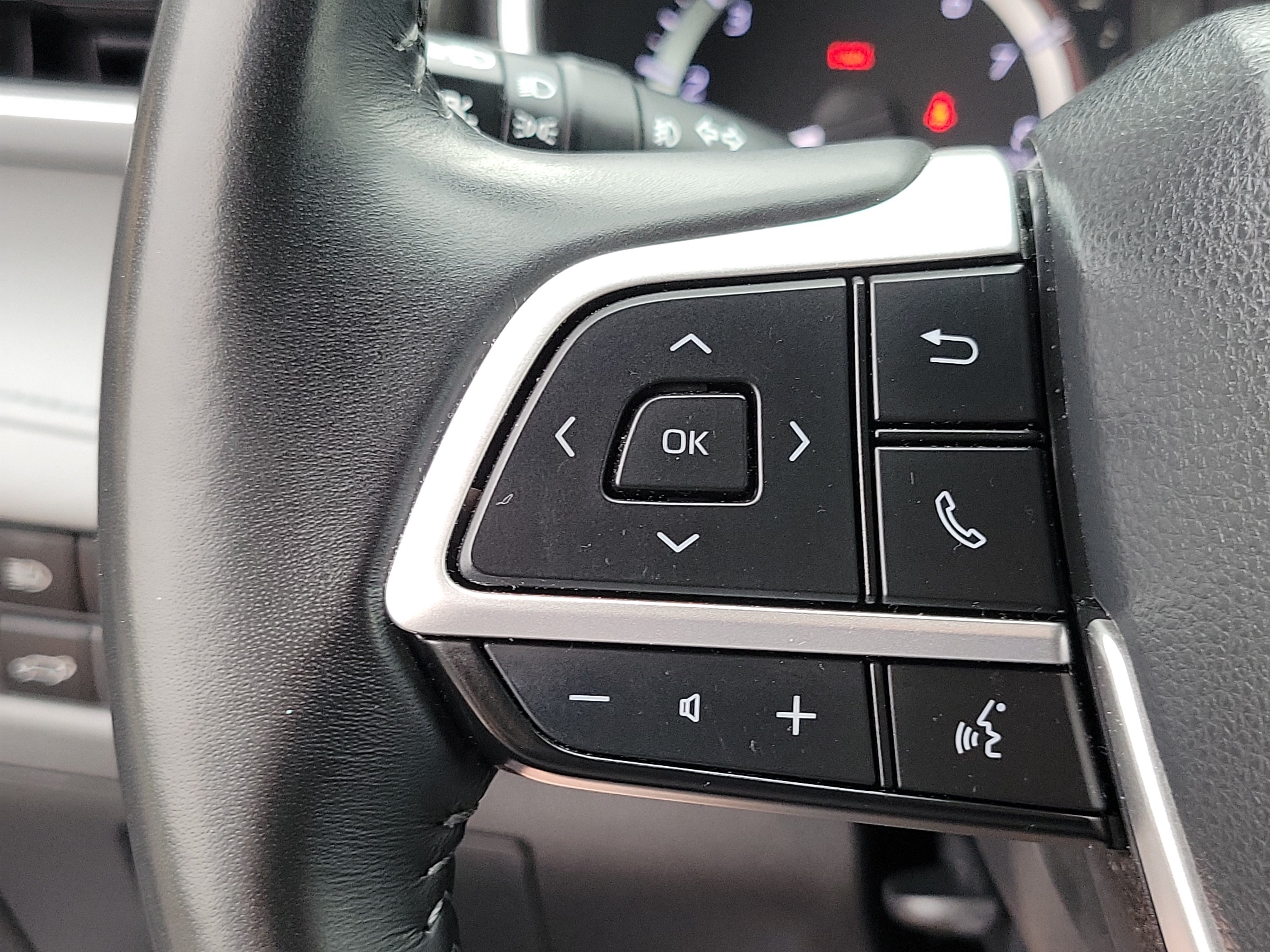 Used 2023 Celestial Silver Metallic Toyota XLE image 18