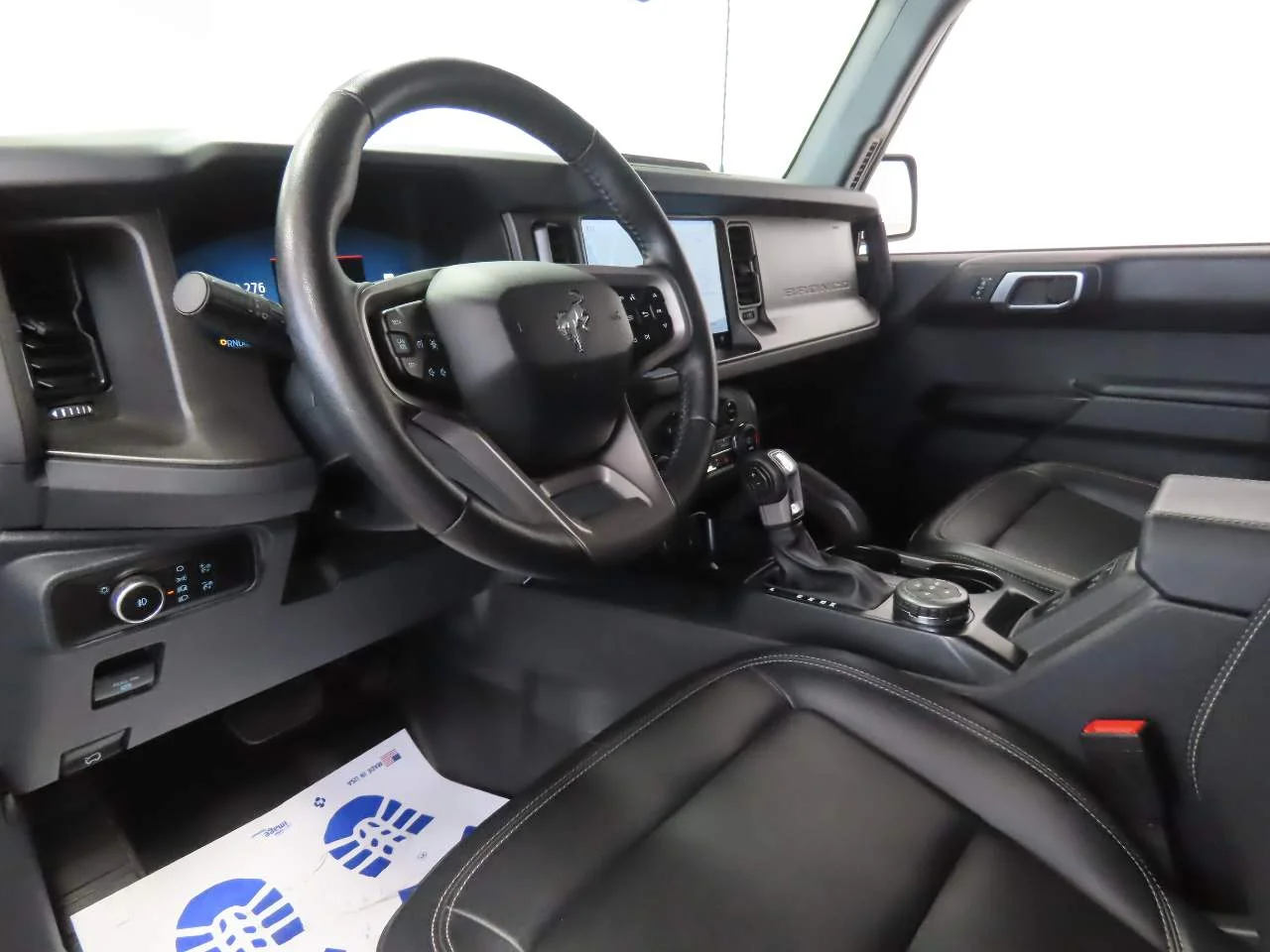 Used 2025 Azure Gray Metallic Tri-Coat Ford Badlands image 8