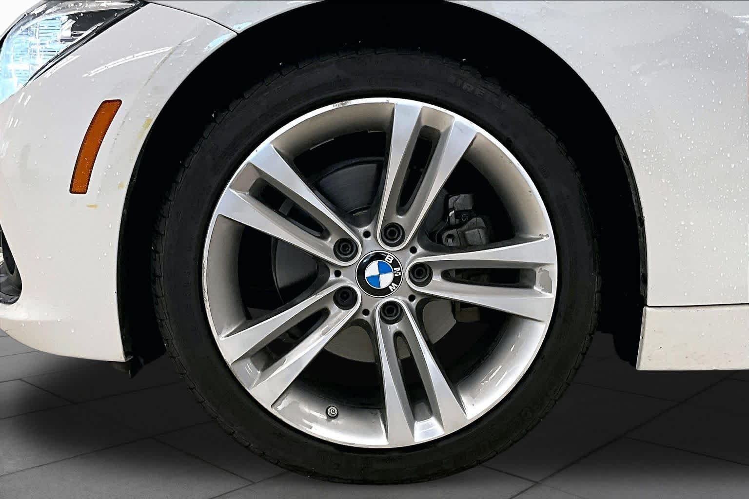 Used 2018 Glacier Silver Metallic BMW 330i image 9