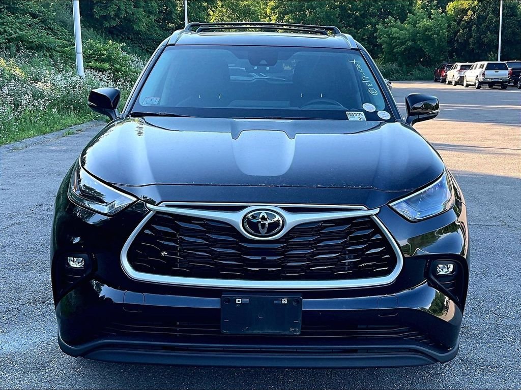 Used 2023 Black Toyota XLE image 2
