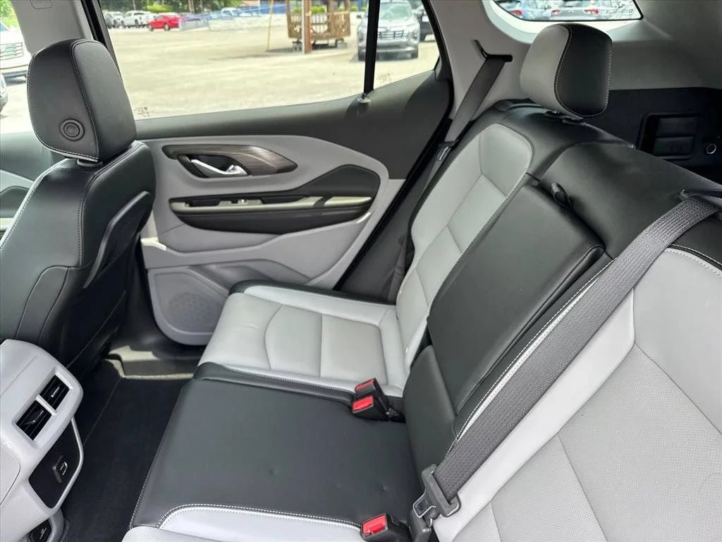 Used 2023 Summit White GMC SLT image 12