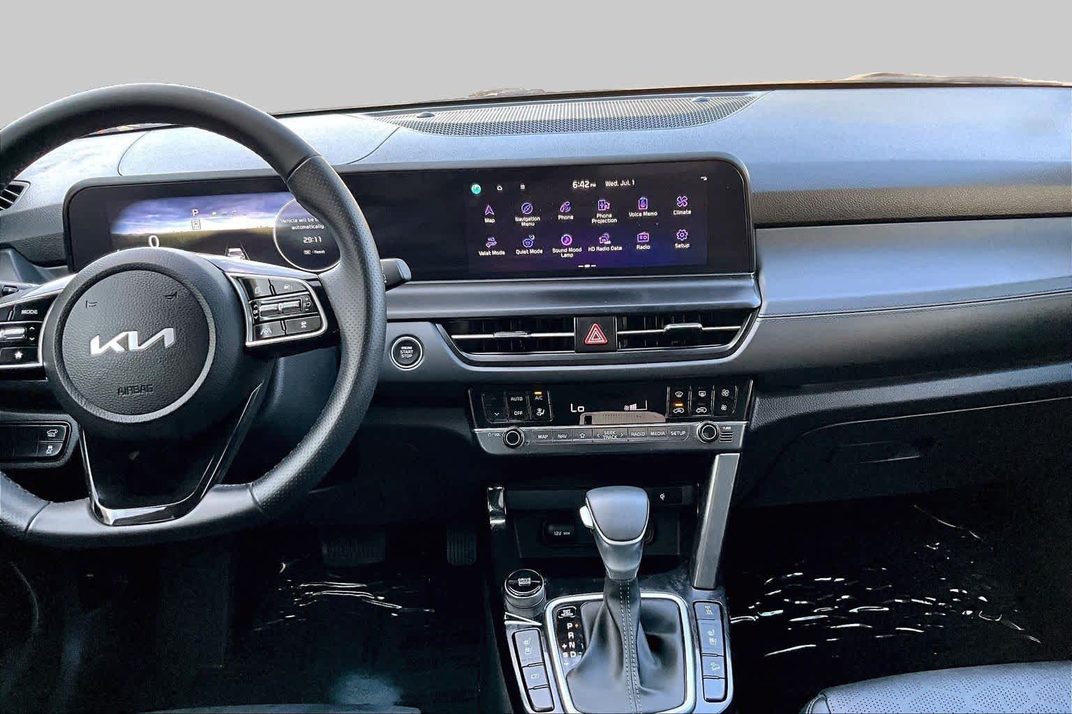 Used 2024 Gravity Gray Kia SX image 7