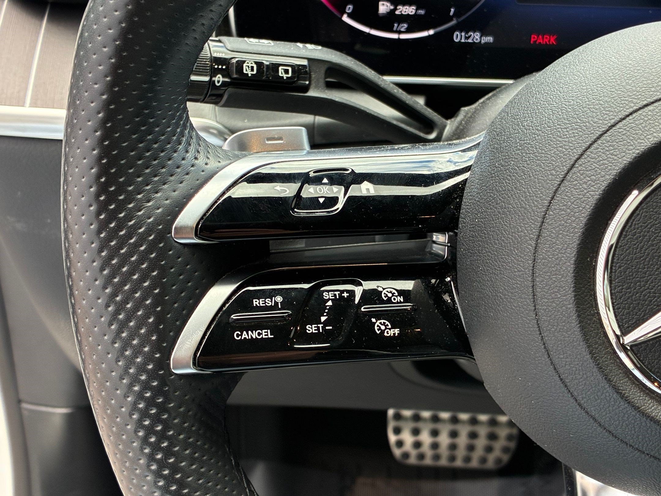 Used 2023 Polar White Mercedes-Benz GLC 300 image 17