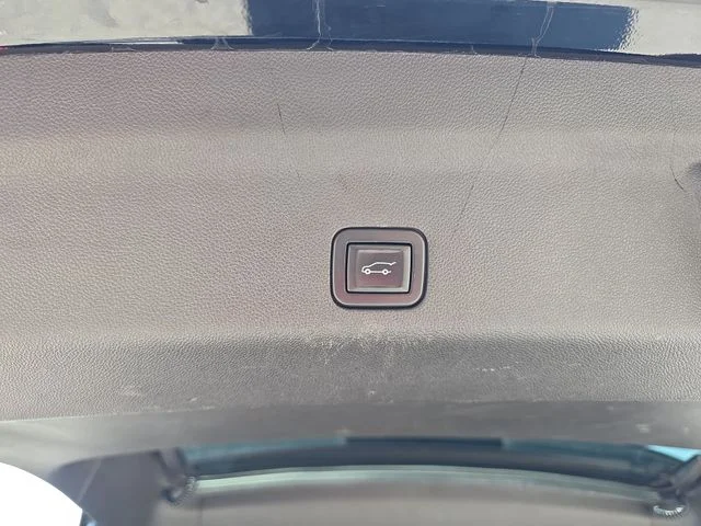 Used 2021 Black GMC SLT image 15