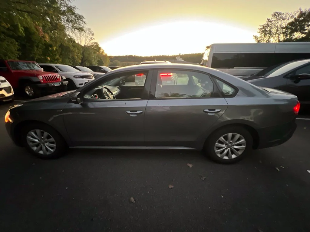 Used 2015 Gray Volkswagen 1.8T Wolfsburg Edition image 8