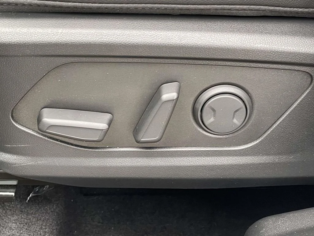 Used 2026 Hampton Gray Hyundai SEL image 7
