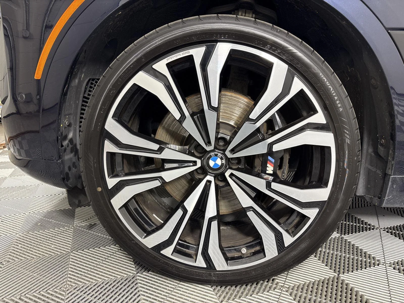Used 2023 Carbon Black Metallic BMW xDrive40i image 4