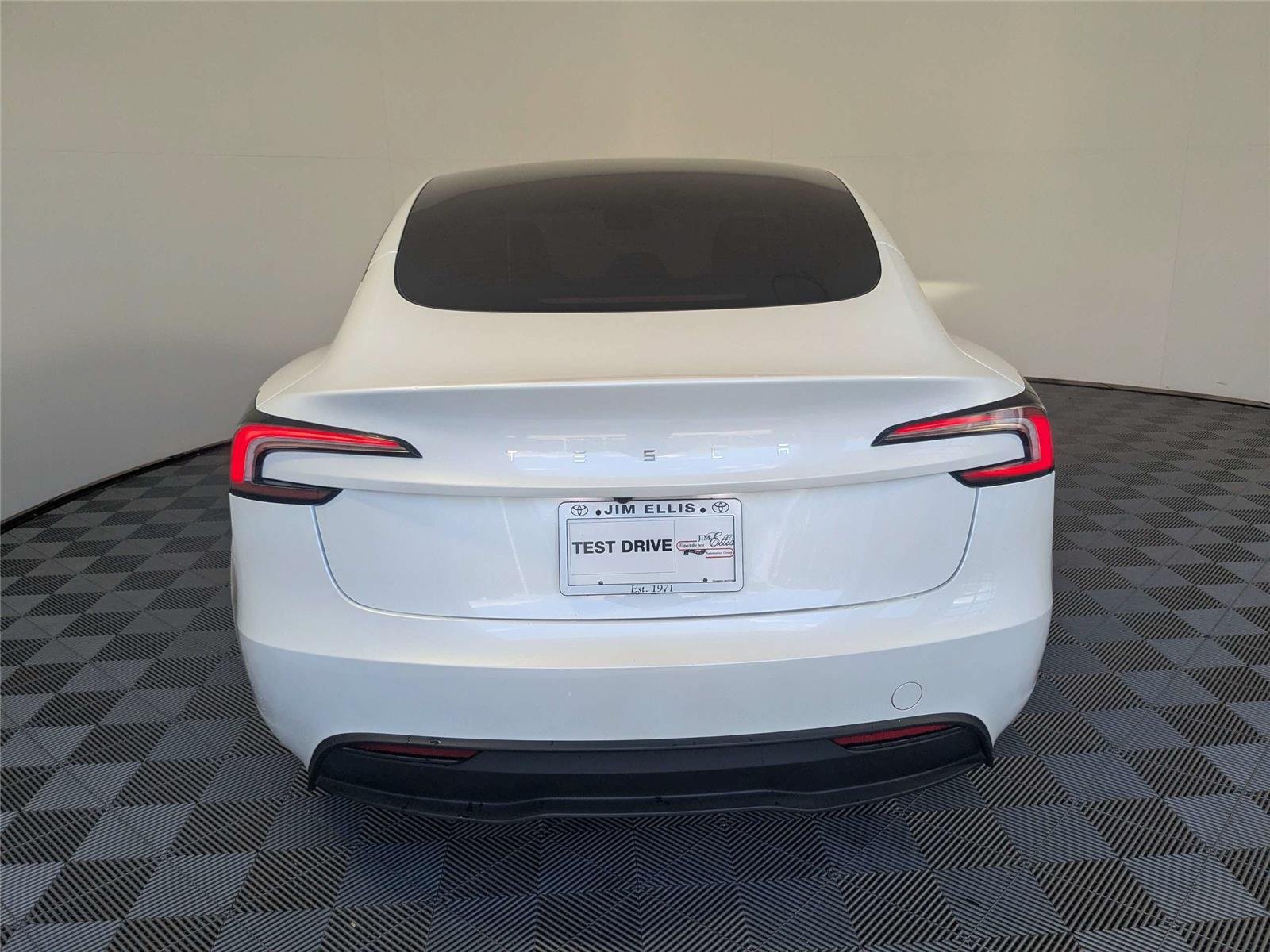 Used 2024 Pearl White Multi-Coat Tesla  image 7