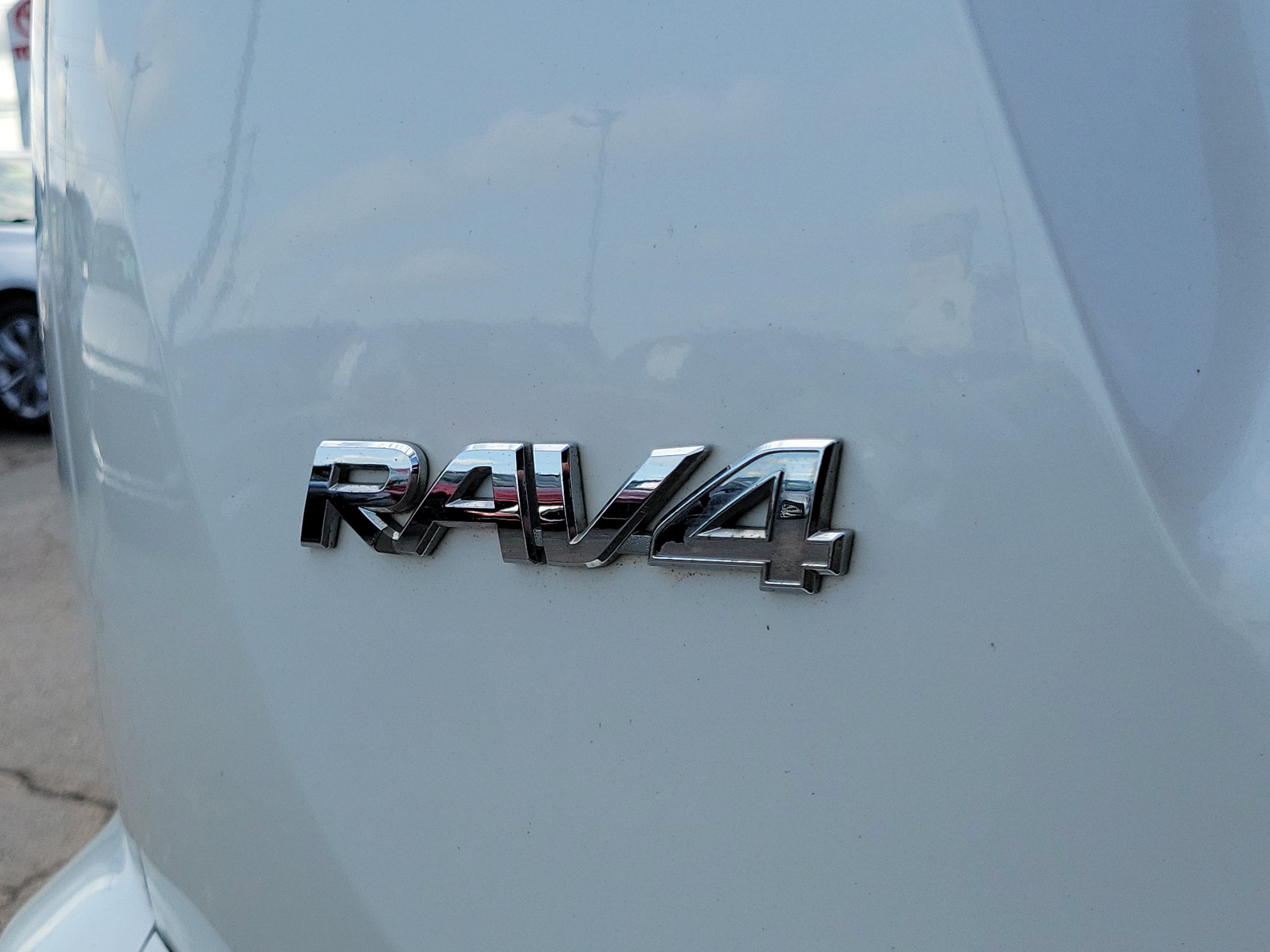 Used 2018 Blizzard Pearl Toyota Hybrid Limited image 6