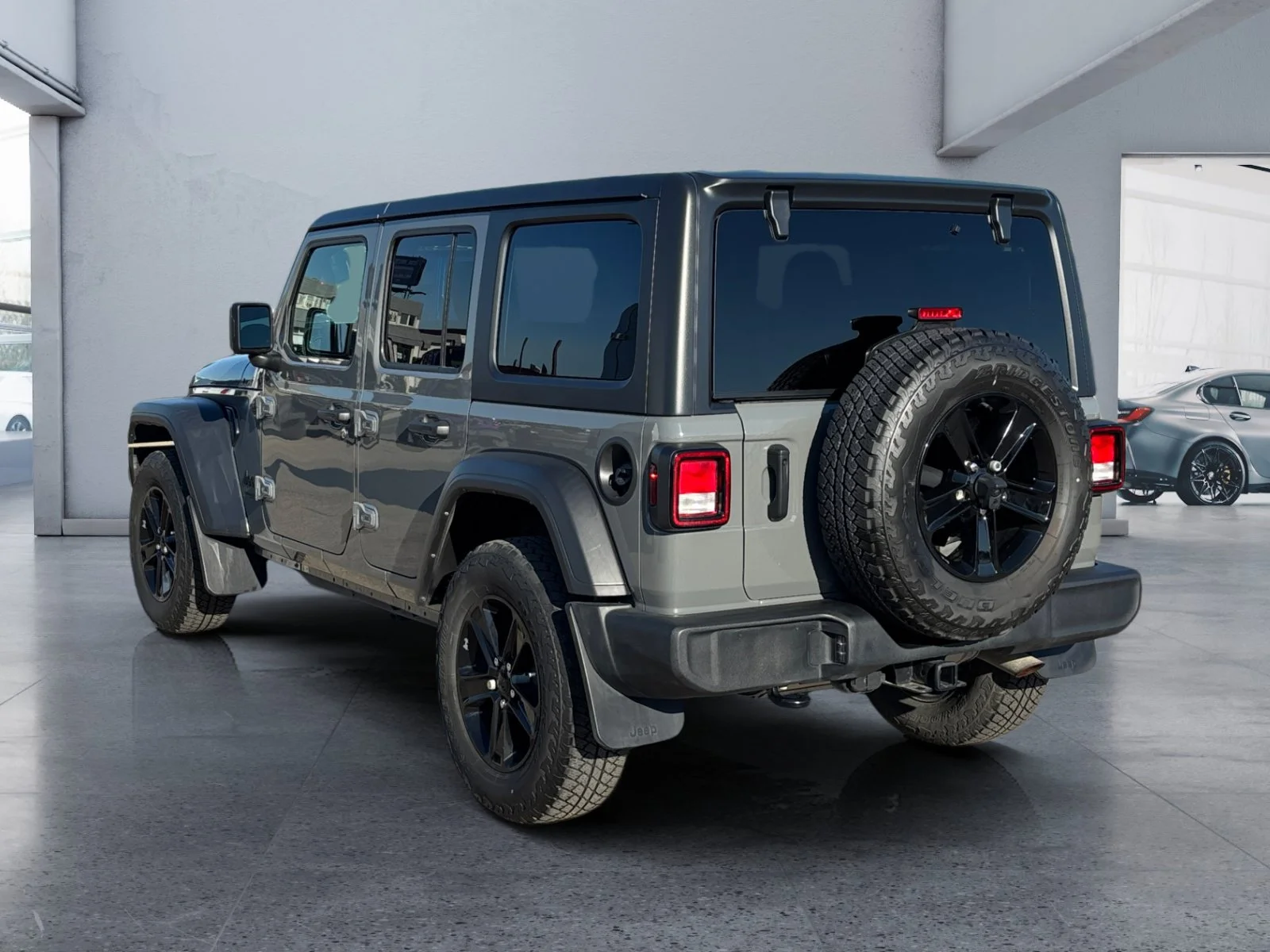 Used 2022 Gray Jeep Unlimited Sport Altitude image 3