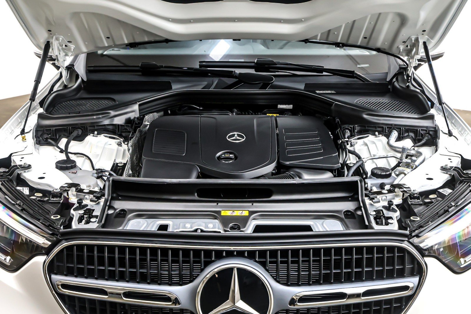 New 2026 Polar White Mercedes-Benz GLC 300 SUV image 11