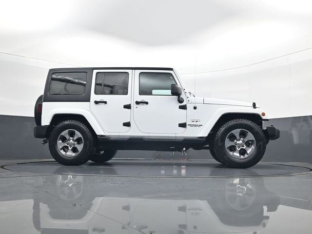 Used 2016 White Jeep Sahara image 24