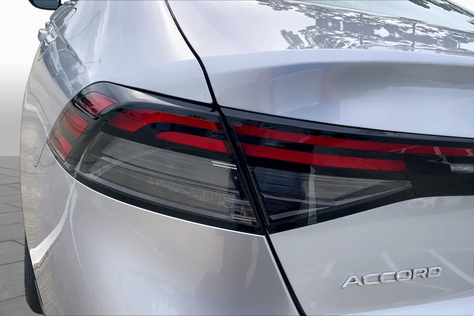 New 2026 Solar Silver Metallic Honda Touring Hybrid image 14