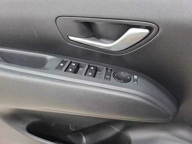 Used 2025 White Hyundai SE image 28