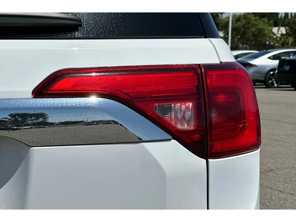 Used 2017 Summit White GMC SLT image 54
