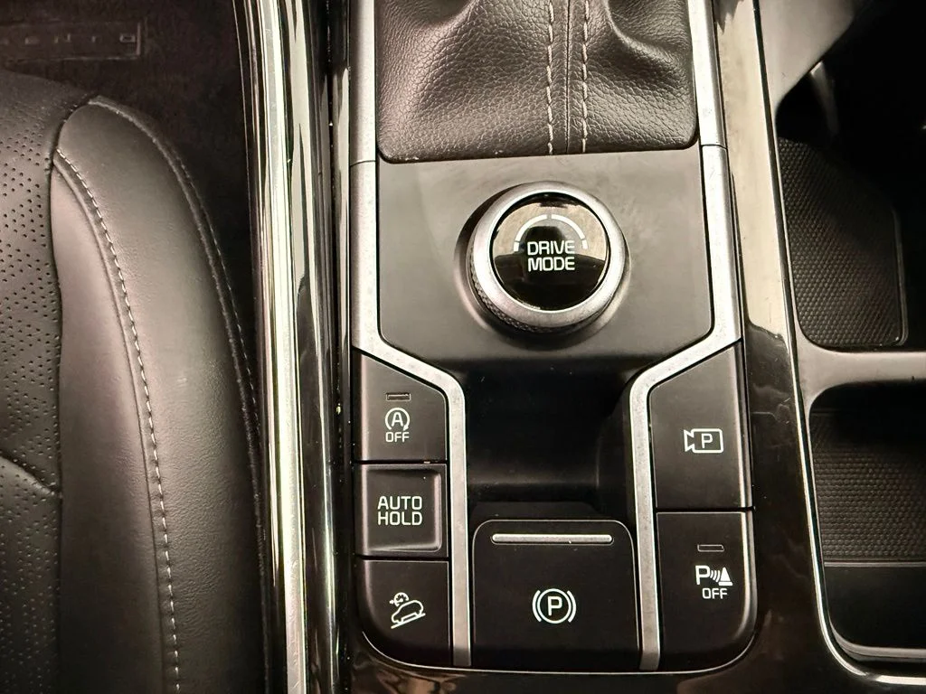 Used 2023 White Kia SX image 29