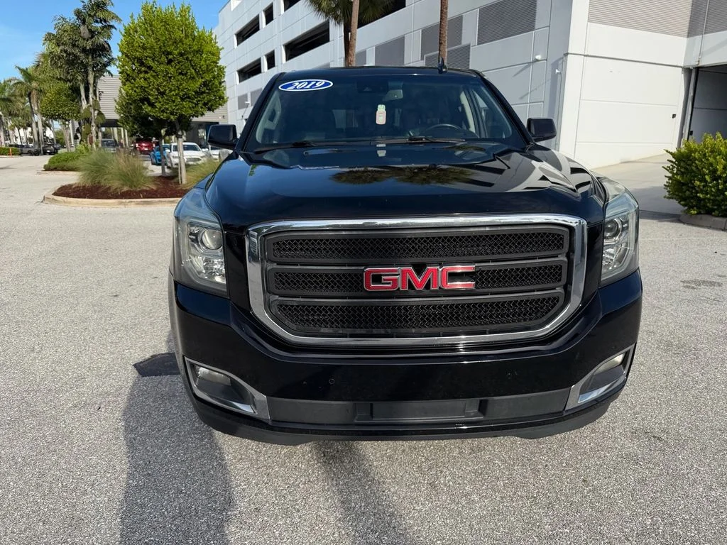 Used 2019 Onyx Black GMC SLE image 2