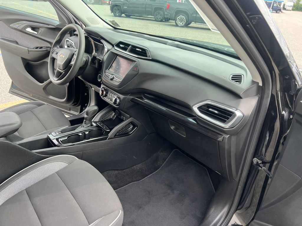 Certified Used 2023 Mosaic Black Metallic Chevrolet LT image 26