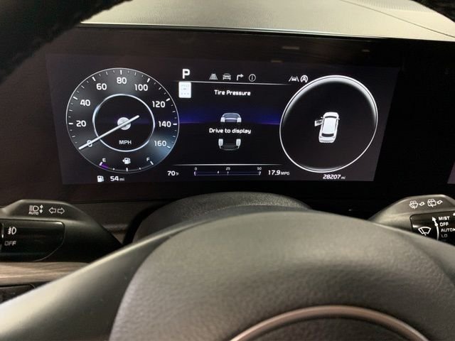 Used 2023 Red Kia X-Pro Prestige image 13